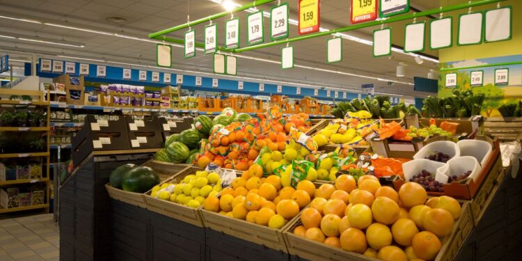 Inflazione, a luglio rallenta al 2,9% ma per le famiglie arriva una stangata da 1.020 euro