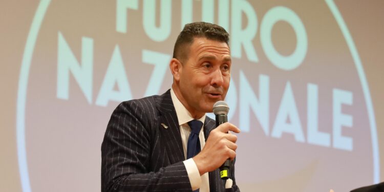 Intenzioni di voto, Fdi sempre primo partito al 27,1%, Pd al 21,5%. Cresce Futuro Nazionale