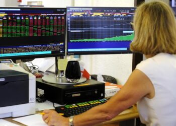 Lo spread in lieve calo a 78,9 punti base, via all’asta per i Btp del 12 agosto