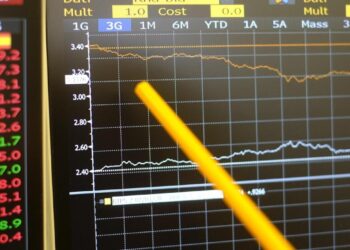 Spread Btp-Bund in calo a 78 punti, rendimento del decennale italiano al 3,94%