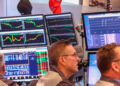 Spread Btp-Bund oggi a 79,8 punti: rendimento del Btp al 4,04%, cosa cambia per chi investe
