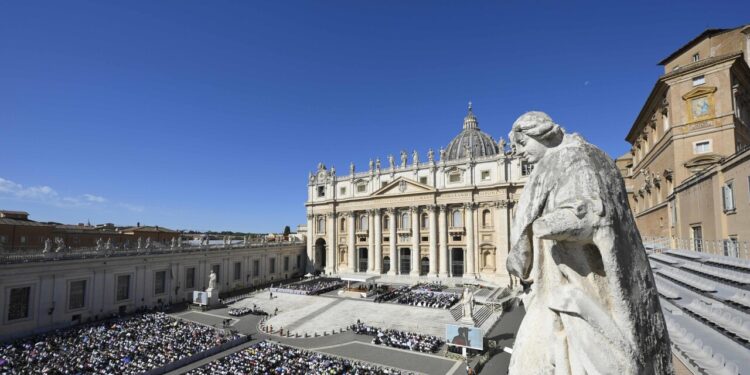 Il Vaticano sul fine vita, ‘meno fondi ad armi e più cure palliative’