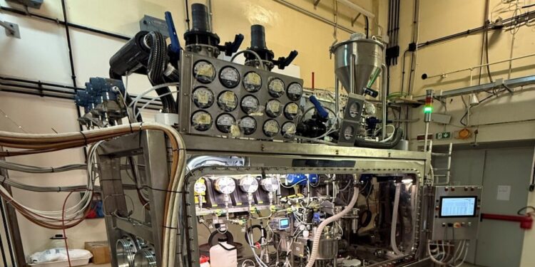 Sogin, collaudata ‘Scatola a Guanti’ per cementare rifiuti liquidi contenenti plutonio