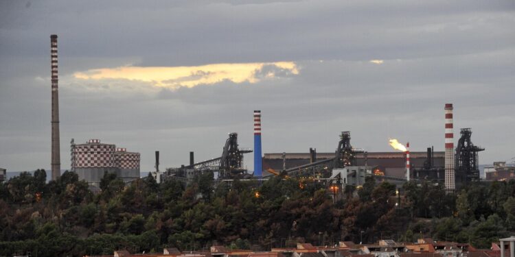 Ex Ilva, tavolo con sindacati riaggiornato, nessun decreto oggi in cdm