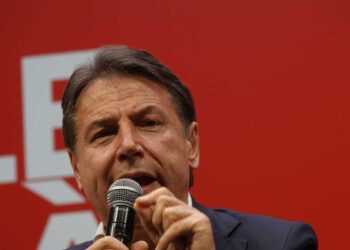 Programma M5s al voto, ‘continuare ad inviare armi a Kiev è allontanare la pace’