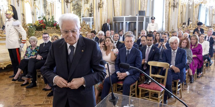 Mattarella, ‘la difesa deve garantire la pace, servono sinergie Ue’