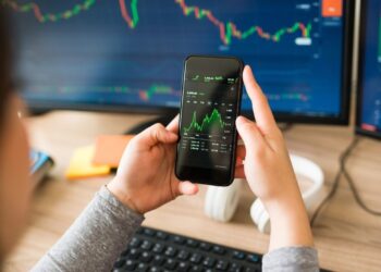 Spread Btp Bund a 86,6 punti, sale il rendimento: cosa significa per l’economia italiana