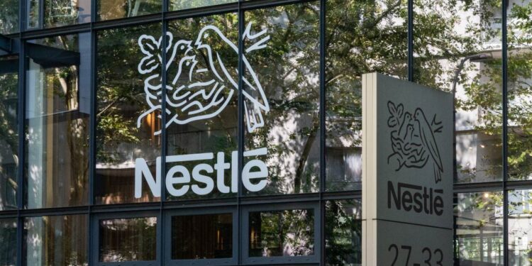 Nestlé vende la divisione di vitamine e integratori per 1 miliardo di dollari