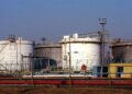Petrolio: l’allarme di Giorgetti sugli extraprofitti delle raffinerie Ue