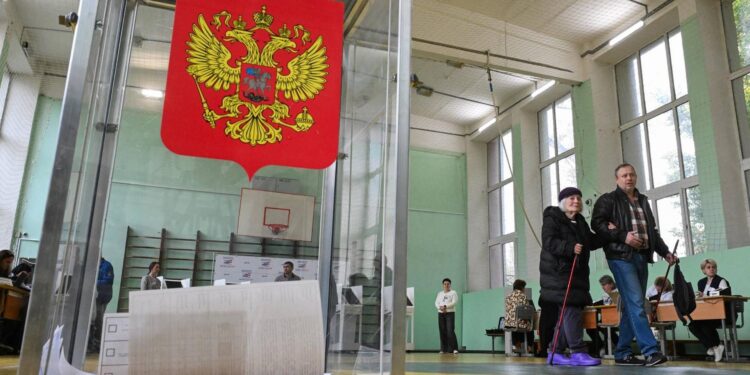 Elezioni in Russia, Mosca denuncia: “Potenti cyberattacchi contro il sistema di voto elettronico”