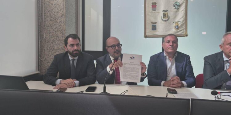 Campania: Sangiuliano, ‘via calamite e kebab dai centri storici’