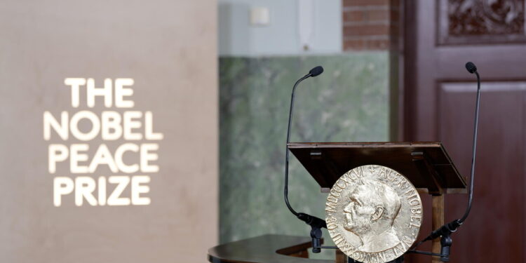 Nobel per la Fisica a Francis Halzen per la scoperta dei neutrini cosmici