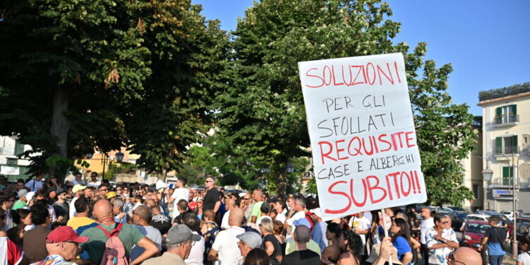 Campi Flegrei, domani 12 bus da Pozzuoli e Bacoli a Roma