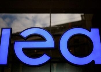 Houthi colpiscono strutture Aramco e aeroporto di Riad
