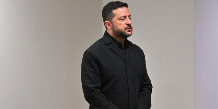 Zelensky, oggi a Londra vedrò Re Carlo III