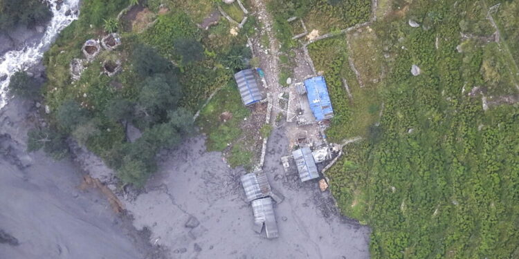 Un’altra alluvione lampo colpisce il Nepal, case spazzate via e villaggi evacuati