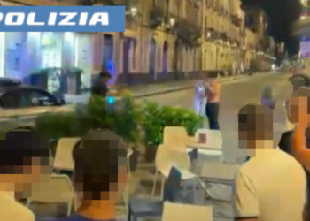Spedizione punitiva contro due ragazzi, 17 persone indagate ad Acireale