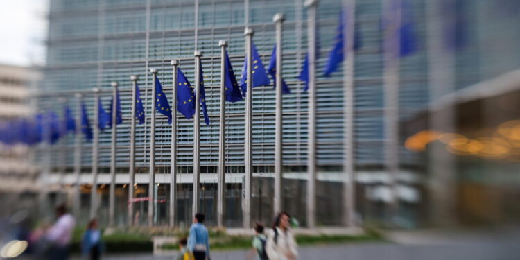 Fonti, via libera della Commissione Ue al piano Safe dell’Italia