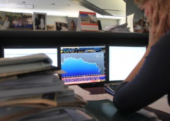 Spread in calo a 107 punti dopo l’asta dei Btp: il Tesoro ha raccolto 7 miliardi, i rendimenti