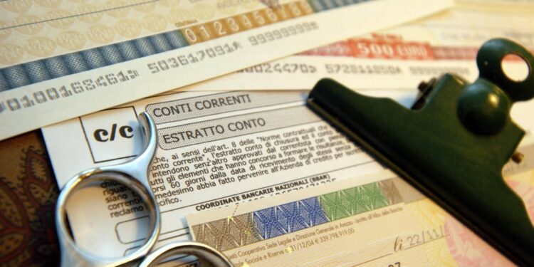 Inflazione: risparmi fermi sul conto corrente, come batterla. Parla l’esperto
