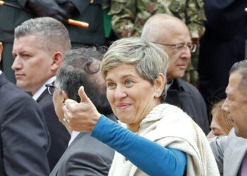 Droga su voli militari, sotto accusa l’ex ‘first lady’ colombiana