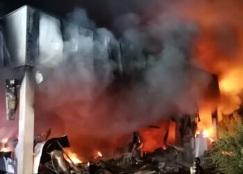 Vasto incendio all’ex centrale del latte di Alba, spento e ora bonifica