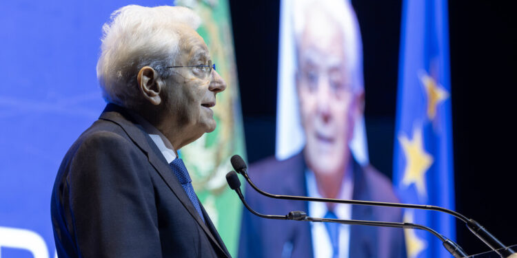 Mattarella promulga la ‘giornata carta’ ma avverte, aumentano vertiginosamente