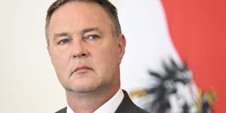 Austria, top manager dei media Zeiler lancia la sfida per guidare i socialdemocratici