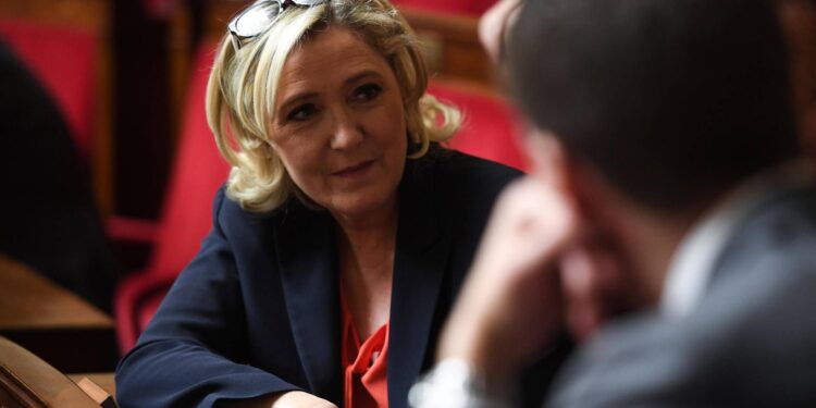Ucraina, Le Pen: “Francia non fornirà più aiuti finanziari a Kiev”