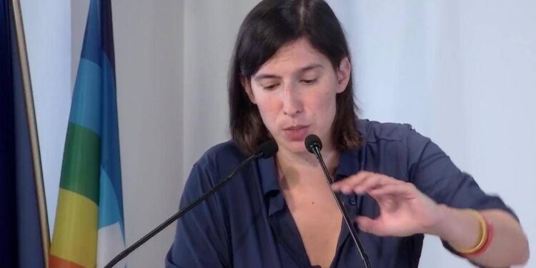 Schlein avvisa gli alleati: “Uno non vale uno, Pd ha il doppio dei voti”. A Meloni dice: “Avete fallito, andate a casa”. La premier: “Da lei falsità”