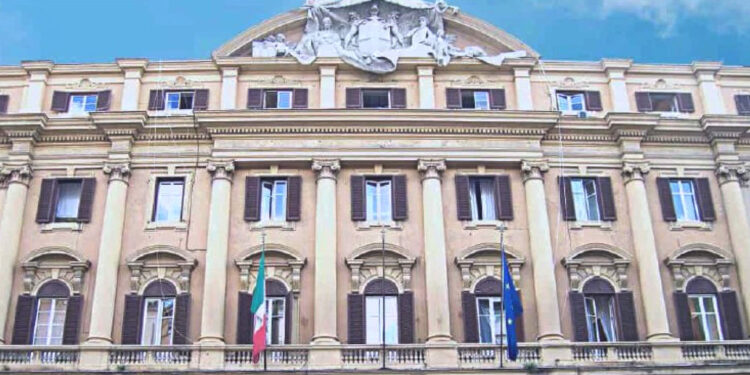 Titoli di Stato, Bruxelles studia limiti per le banche: a rischio la domanda di Btp italiani